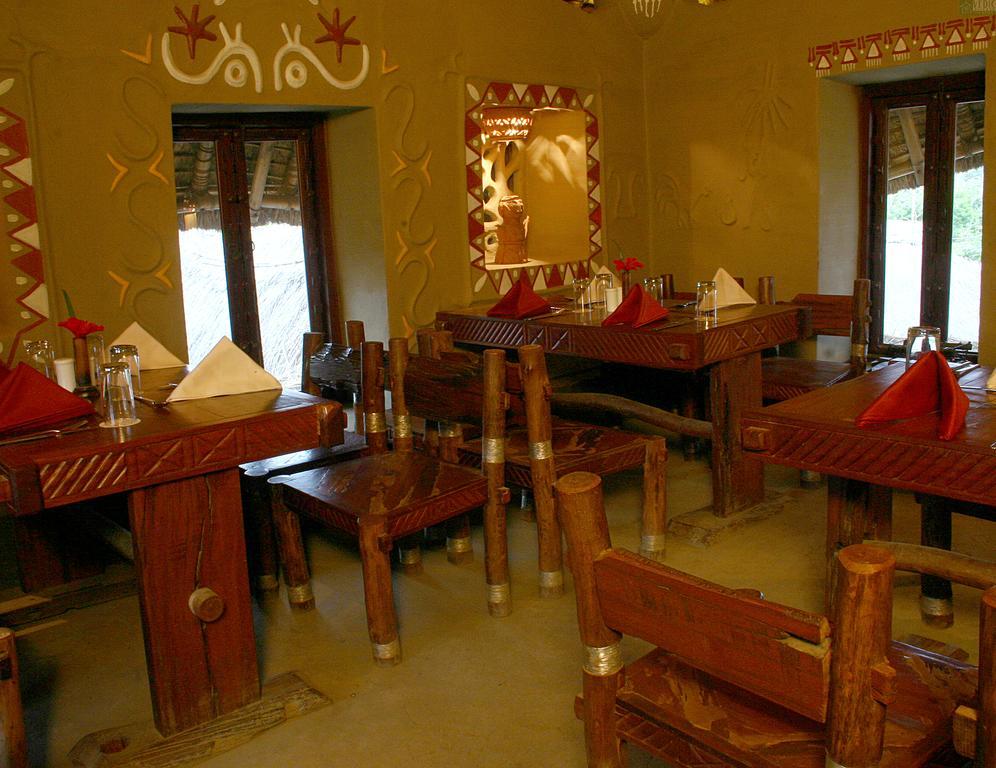 Vedic Village Spa Resort כלכותה מראה חיצוני תמונה