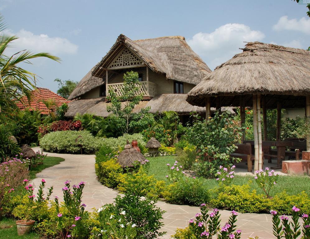 Vedic Village Spa Resort כלכותה מראה חיצוני תמונה