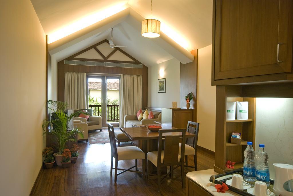 Vedic Village Spa Resort כלכותה מראה חיצוני תמונה
