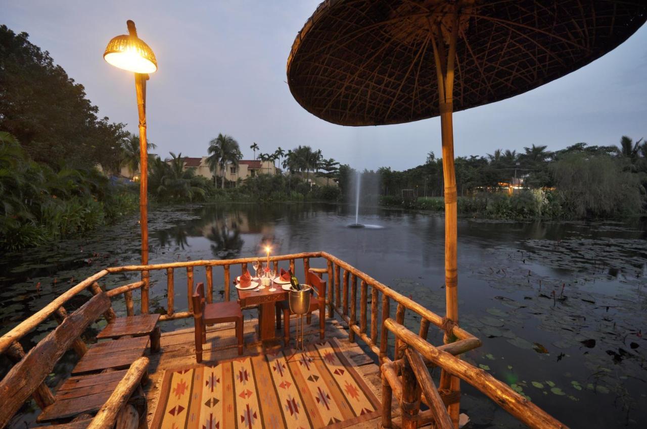 Vedic Village Spa Resort כלכותה מראה חיצוני תמונה